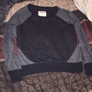 Nice sweater with a unique front